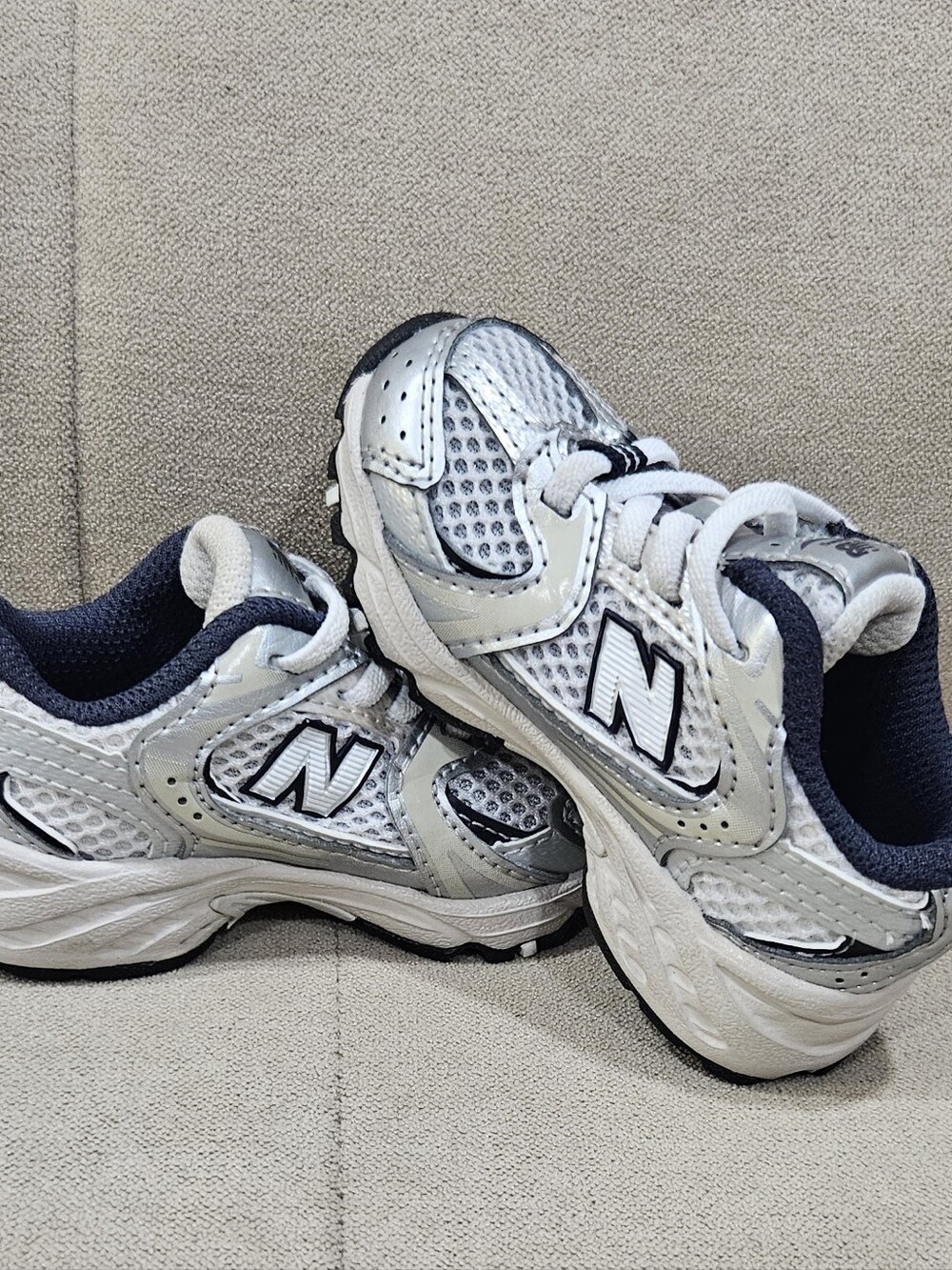 New Balance 530 Bungee Kids Silver and Navy Mesh Sneakers - Picture 5 of 11